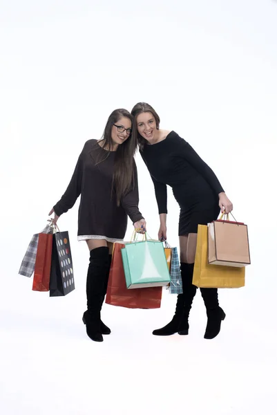 Mulheres Morenas Felizes Com Sacos Compras Isolados Fundo Branco — Fotografia de Stock