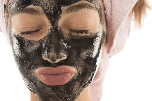 Mooi Meisje Met Zwarte Cosmetische Gezichtsmasker Beauty Concept Geïsoleerd Witte — Stockfoto