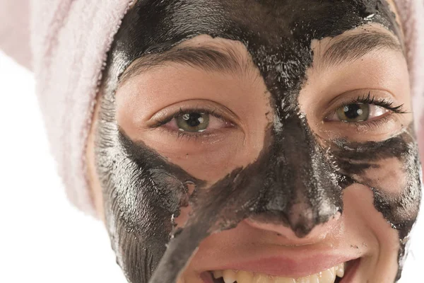 Svart Ansiktsmask Vacker Flicka Pålning Svarta Masken Skönhet Konceptet — Stockfoto