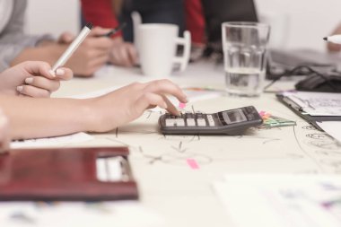 Birlikte ofiste çalışan iş arkadaşları. İş kavramı. 