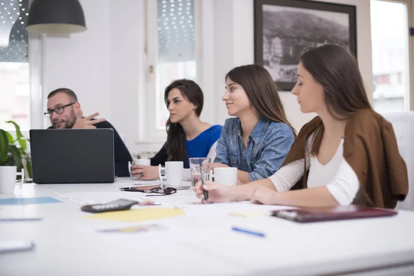 Colegas Trabajando Juntos Oficina Concepto Empresarial — Foto de Stock