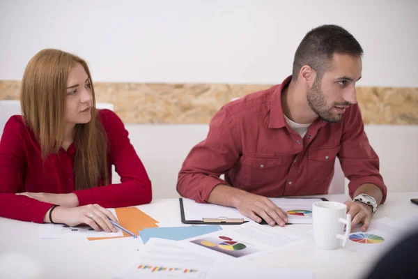 Colegas Trabajando Juntos Oficina Concepto Empresarial — Foto de Stock