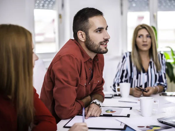 Colegas Trabajando Juntos Oficina Concepto Empresarial — Foto de Stock