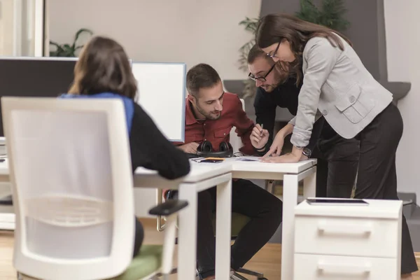 Colegas Trabajando Juntos Oficina Concepto Empresarial — Foto de Stock