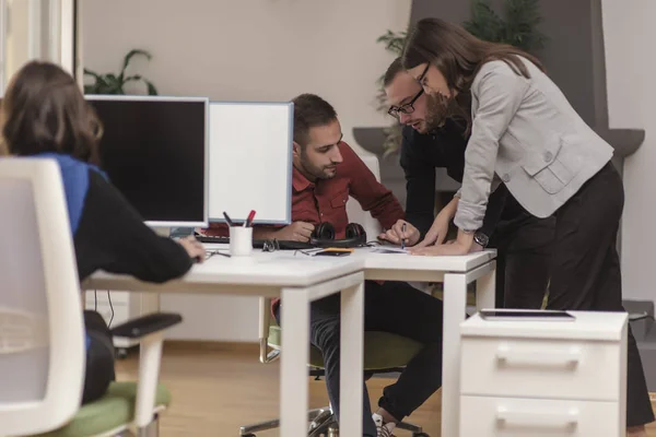 Colegas Trabajando Juntos Oficina Concepto Empresarial — Foto de Stock