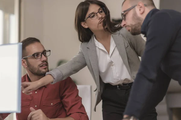 Colegas Trabajando Juntos Oficina Concepto Empresarial — Foto de Stock