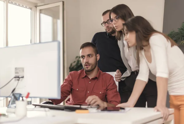 Colegas Trabajando Juntos Oficina Concepto Empresarial — Foto de Stock