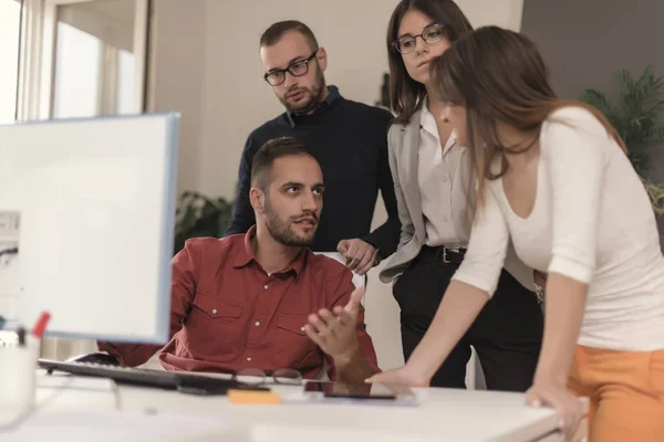 Colegas Trabajando Juntos Oficina Concepto Empresarial — Foto de Stock