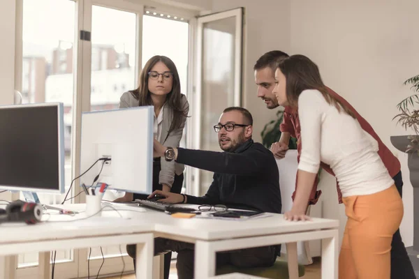 Colegas Trabajando Juntos Oficina Concepto Empresarial — Foto de Stock