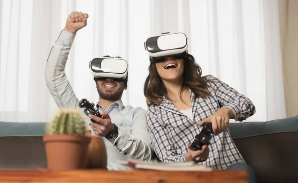 iskambil video spor sanal gerçeklik gözlük takan arkadaşlar