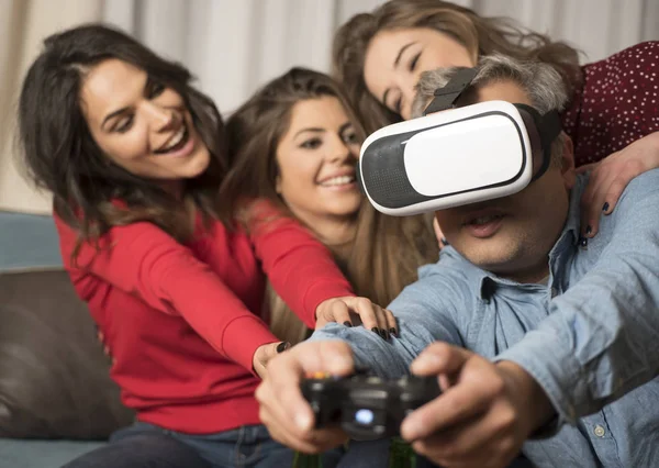 Freunde Spielen Videospiele Mit Virtual Reality Brille — Stockfoto