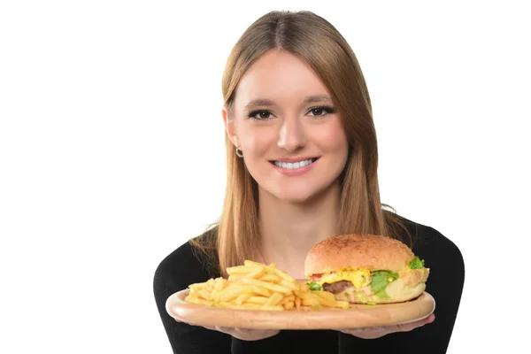 Retrato Uma Bela Jovem Segurando Uma Placa Com Hambúrguer Batatas — Fotografia de Stock