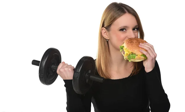 Retrato Una Hermosa Chica Divertida Con Peso Una Mano Hamburguesa — Foto de Stock