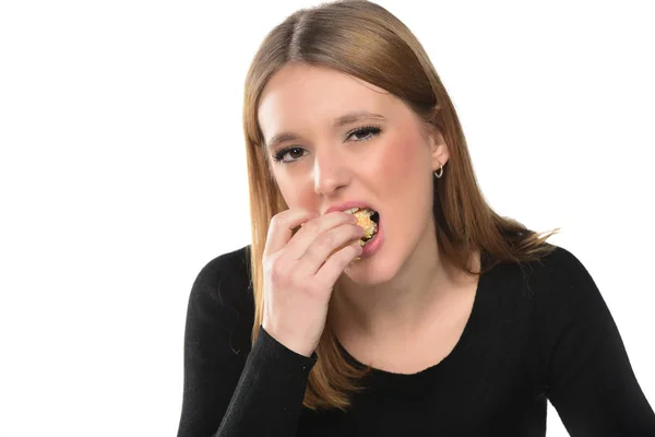 Retrato Uma Bela Menina Comendo Hambúrguer Fundo Branco — Fotografia de Stock