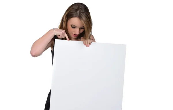 Πορτρέτο Του Όμορφη Γυναίκα Κρατώντας Λευκό Κενό Πινακίδα Που Δείχνει — Φωτογραφία Αρχείου