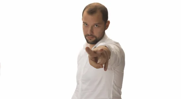 Joven Macho Apuntando Con Dedo Posando Estudio Sobre Fondo Blanco — Foto de Stock