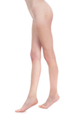 güzel kadın bacaklar beyaz zemin üzerine izole