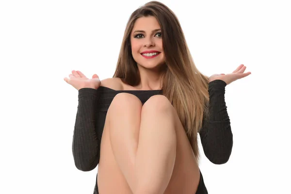 Mujer Hermosa Con Pelo Largo Posando Estudio Concepto Belleza Aislado — Foto de Stock