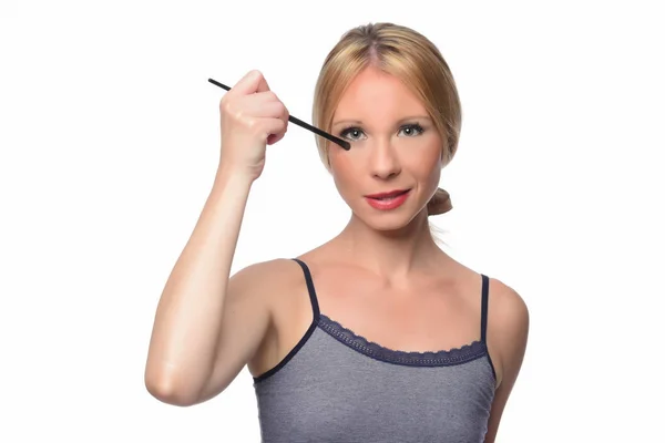 Mulher Aplicando Maquiagem Com Pincel — Fotografia de Stock
