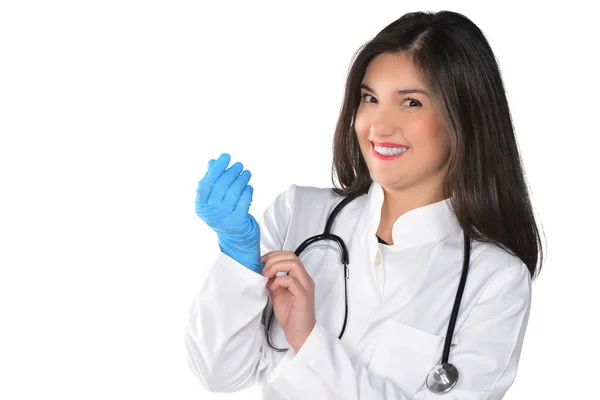 Ung Kvinnlig Läkare Att Sätta Handsken Isolerad Vit Bakgrund — Stockfoto