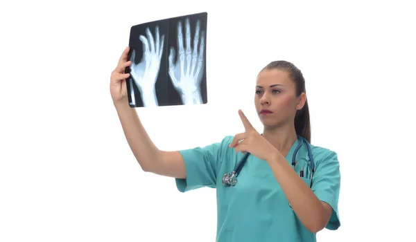 Radiologista Fêmea Verificando Raio Isolado Fundo Branco — Fotografia de Stock