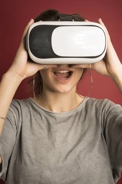 Mulher Com Óculos Realidade Virtual Conceito Tecnologia Futura — Fotografia de Stock