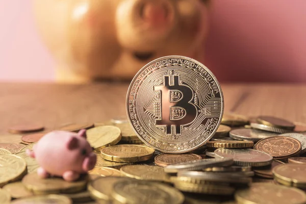 Dubbele Blootstelling Bitcoins Digitale Valuta Bit Coin Moederbord Met Chips — Stockfoto