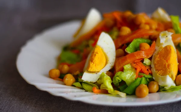 Zalm Kikkererwten Salade — Stockfoto