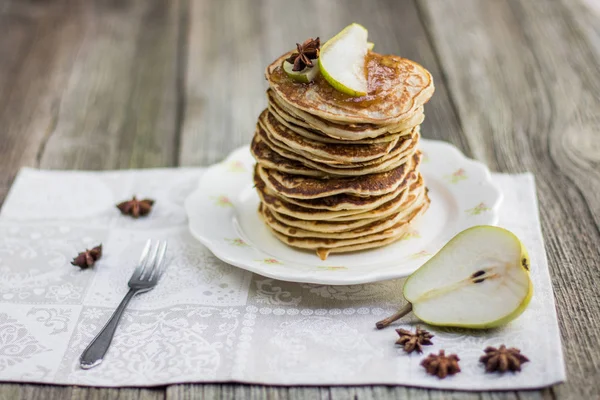 Armut Reçeli ve armut ve star bir dilim tam tahıllı krep 