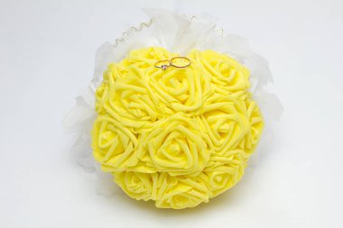 Alyans gelin buketi ile