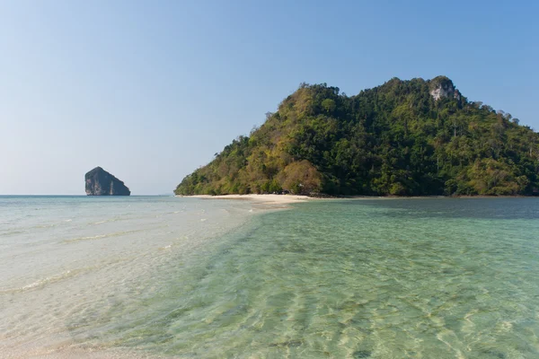 Islas tropicales en el océano — Foto de Stock