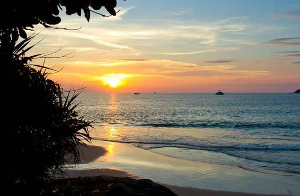 Hermoso atardecer tropical — Foto de Stock