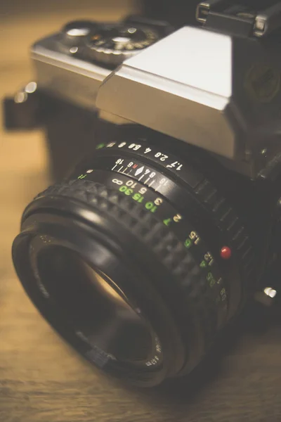 Câmera reflexa analógica de lente única — Fotografia de Stock