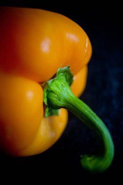 taze biyo turuncu kırmızı biber biber