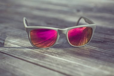 serin tarzı sunglass yansıma