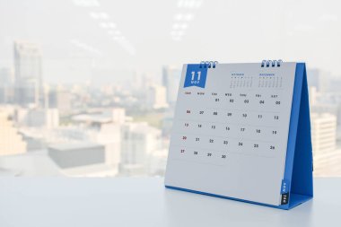 Kasım şehir görünümü arka plan beyaz tablo takvim