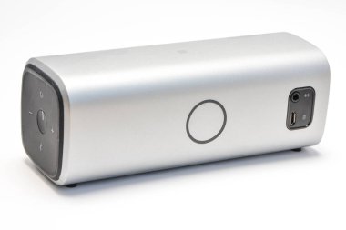 Beyaz arka planda - sözcü teknoloji kablosuz hoparlör