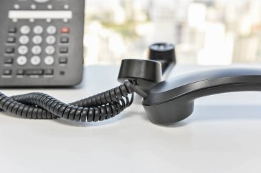 Telefon cep telefonu hattı sarmal - konferans araması kavramı