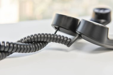 Telefon cep telefonu hattı sarmal - konferans araması kavramı