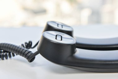 Telefon cep telefonu hattı sarmal - konferans araması kavramı