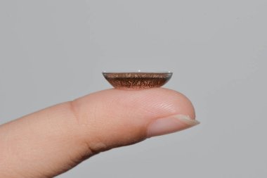 Kadın parmak Kontakt lens