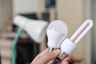 LED ampul - lamba ile kullanmak için seçim Ampul ampul Led Ampul ampul seçme için kavram enerji tasarrufu lambası yüklemek için değiştirme