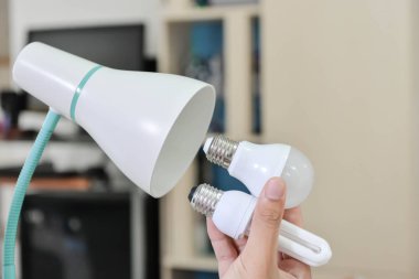 LED ampul - lamba ile kullanmak için seçim Ampul ampul Led Ampul ampul seçme için kavram enerji tasarrufu lambası yüklemek için değiştirme
