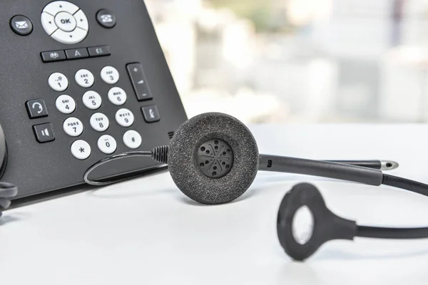 IP-telefoon en de headset apparaat — Stockfoto