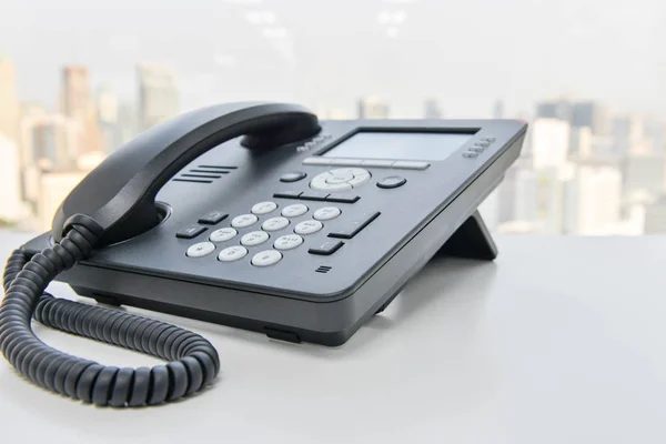 Telefone IP preto para comunicação empresarial — Fotografia de Stock