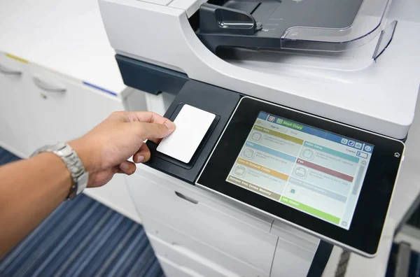Using the access card on printer to printing the document — Stock Photo, Image