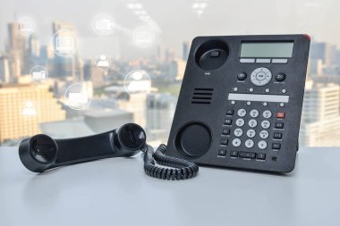 Başka bir cihaza bağlamak IP telefon kavram teknoloji için Fotoğraf Dükkanı simgesiyle