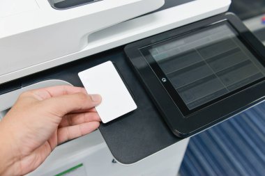 Belge yazdırmak için yazıcılı akıllı kart kullanılıyor