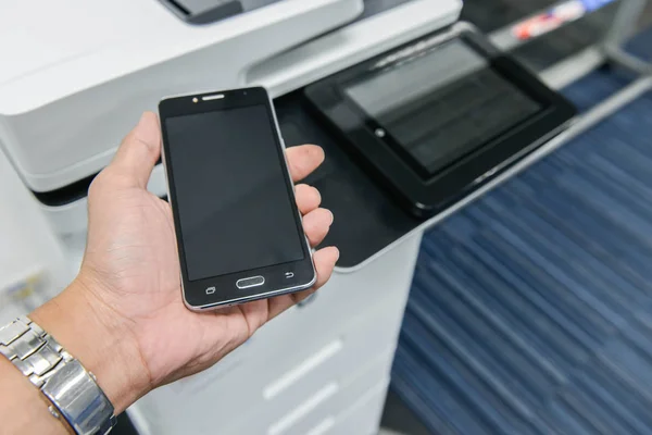 Smartphone Mit Drucker Zum Ausdrucken Des Dokuments — Stockfoto