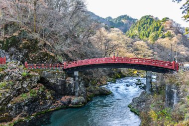 Shinkyo Köprüsü'nde Nikko Japonya'da